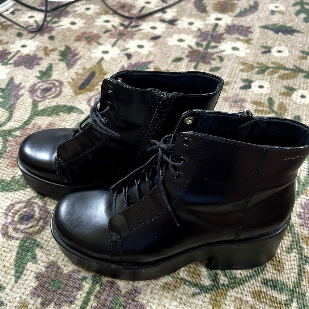 Vagabond Shoemakers Womens Patent Leather Lace-Up Boots‎ Size 38 Black